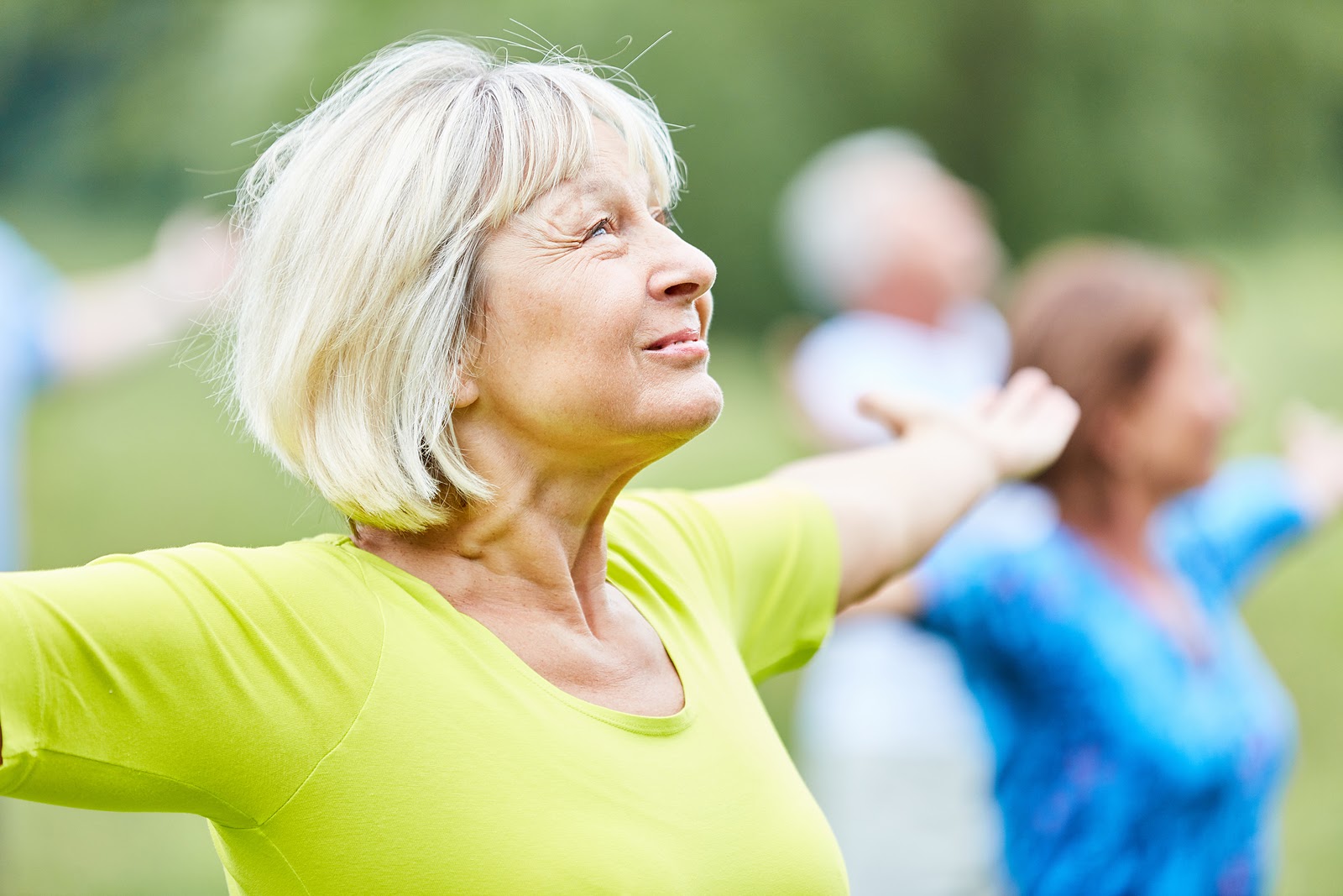 Active-seniors-in-a-yoga-class